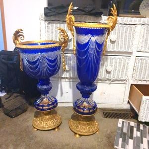 Beautiful set of vintage cobalt. Crystal vases own a piece of perfection